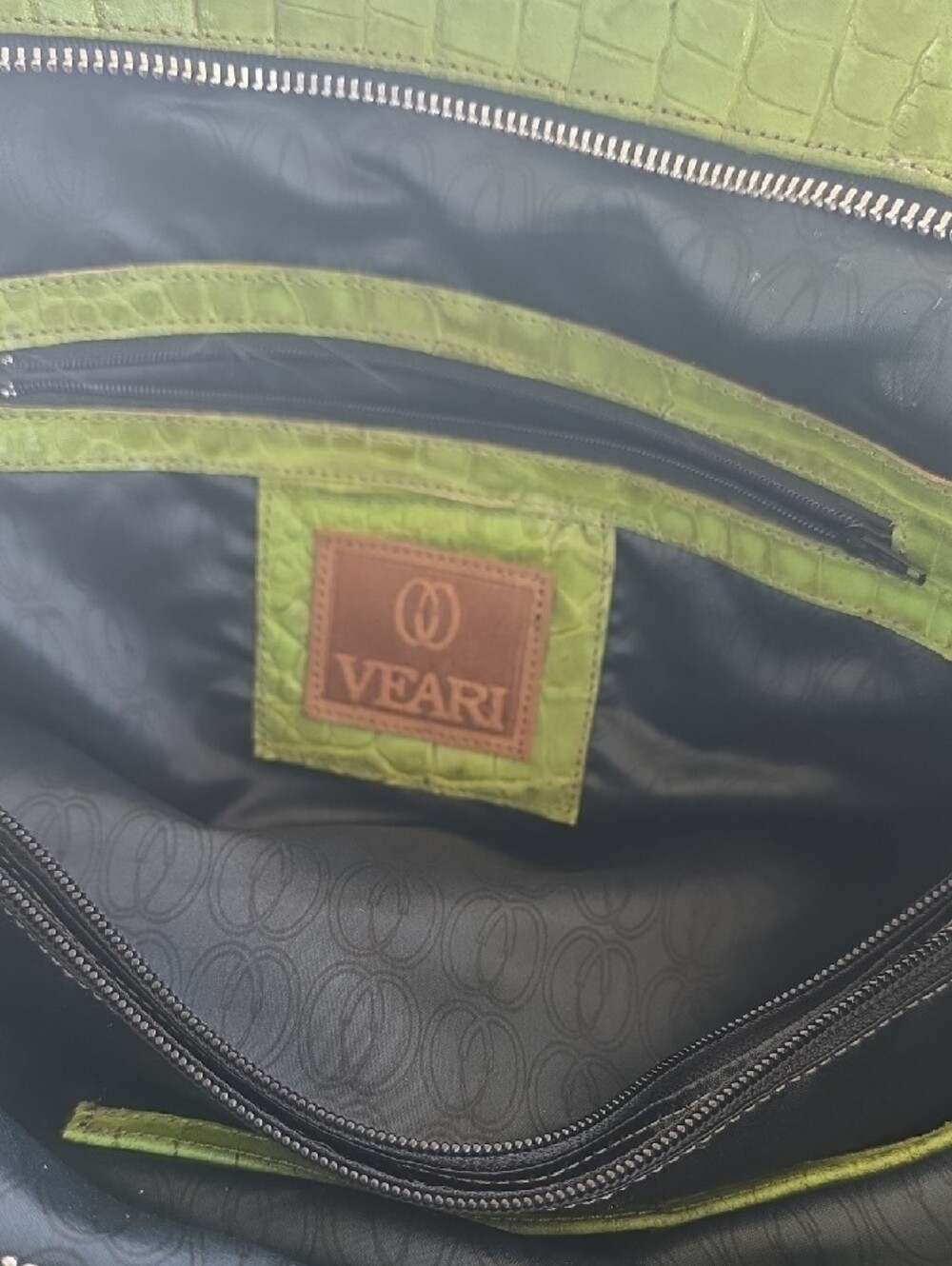 Veari Green Croc-Embossed Shoulder Bag - Picture 4 of 7